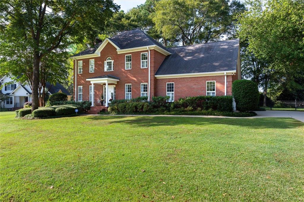 106 Lockmere Ct Property Photo 4