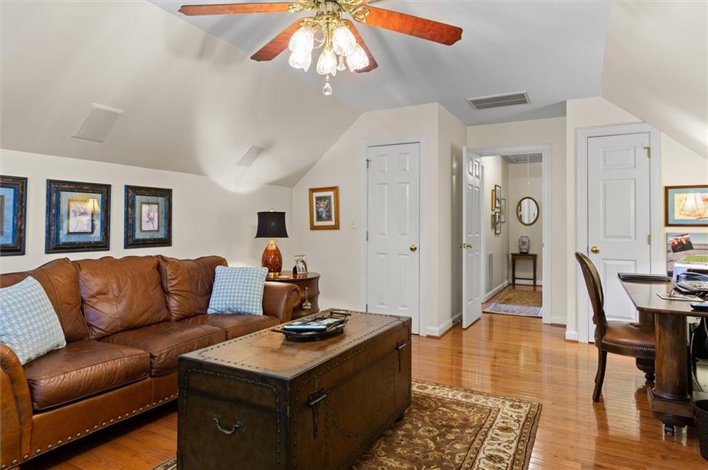 106 Lockmere Ct Property Photo 36