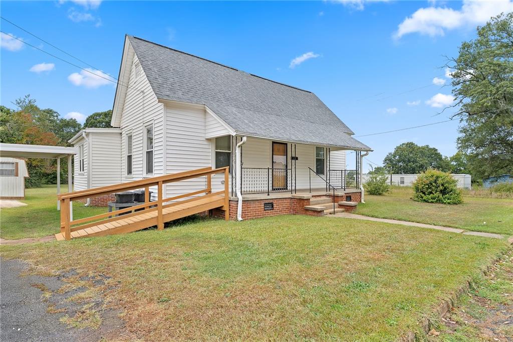 38 S Lyons St Property Photo 4