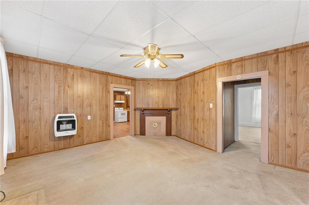 38 S Lyons St Property Photo 6