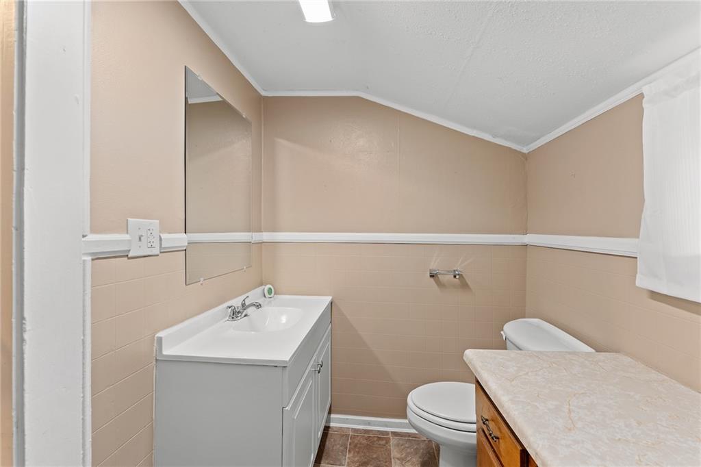 38 S Lyons St Property Photo 11