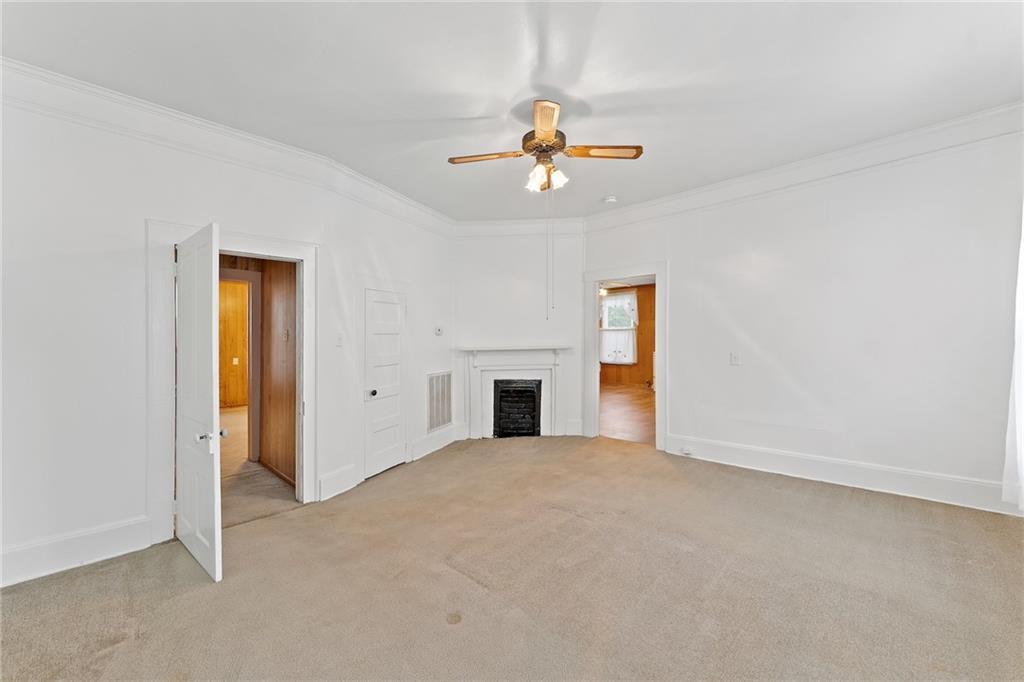 38 S Lyons St Property Photo 14