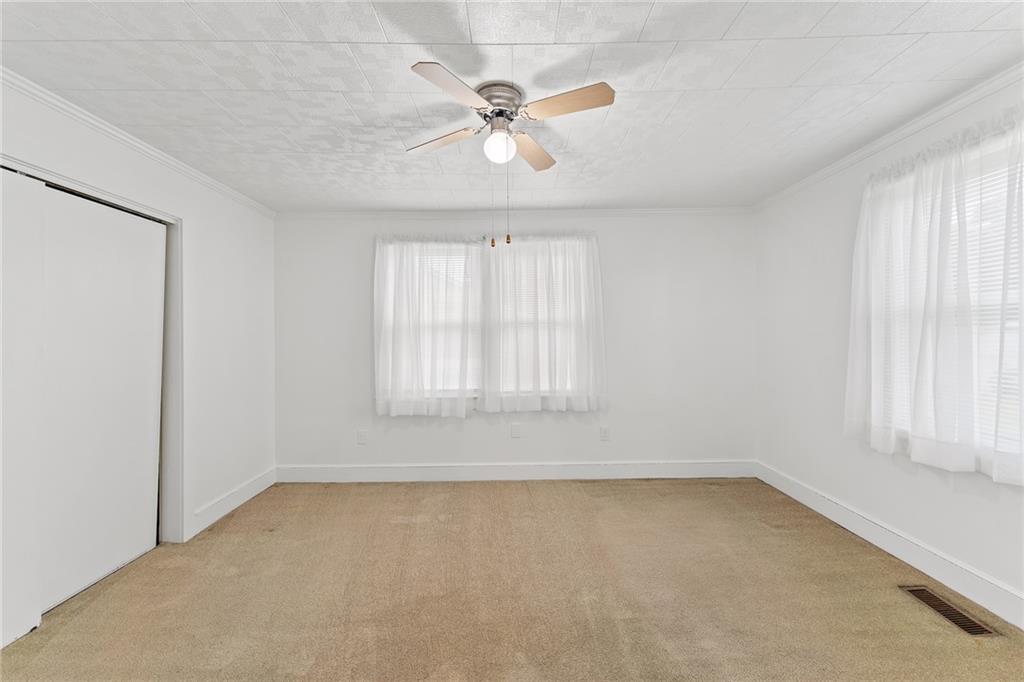 38 S Lyons St Property Photo 15