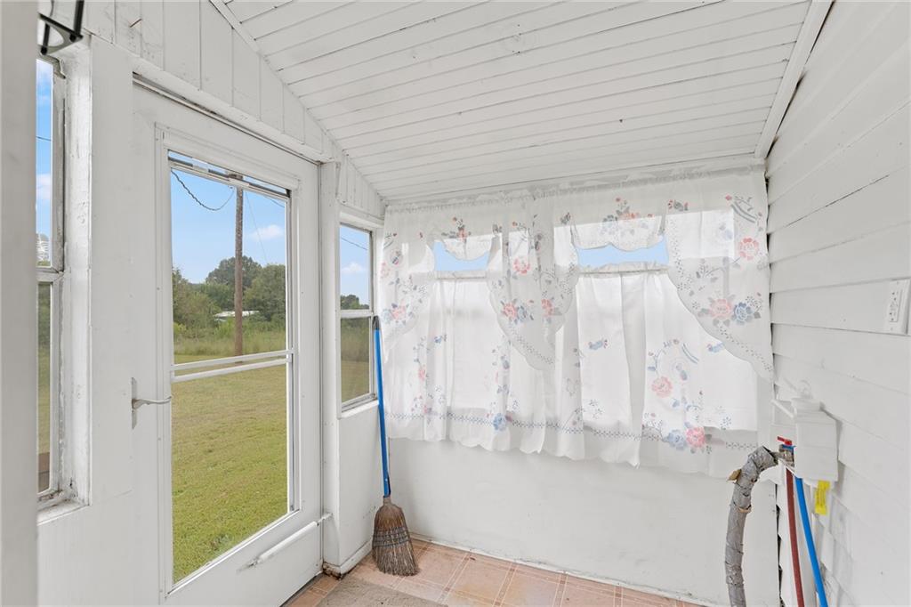 38 S Lyons St Property Photo 17
