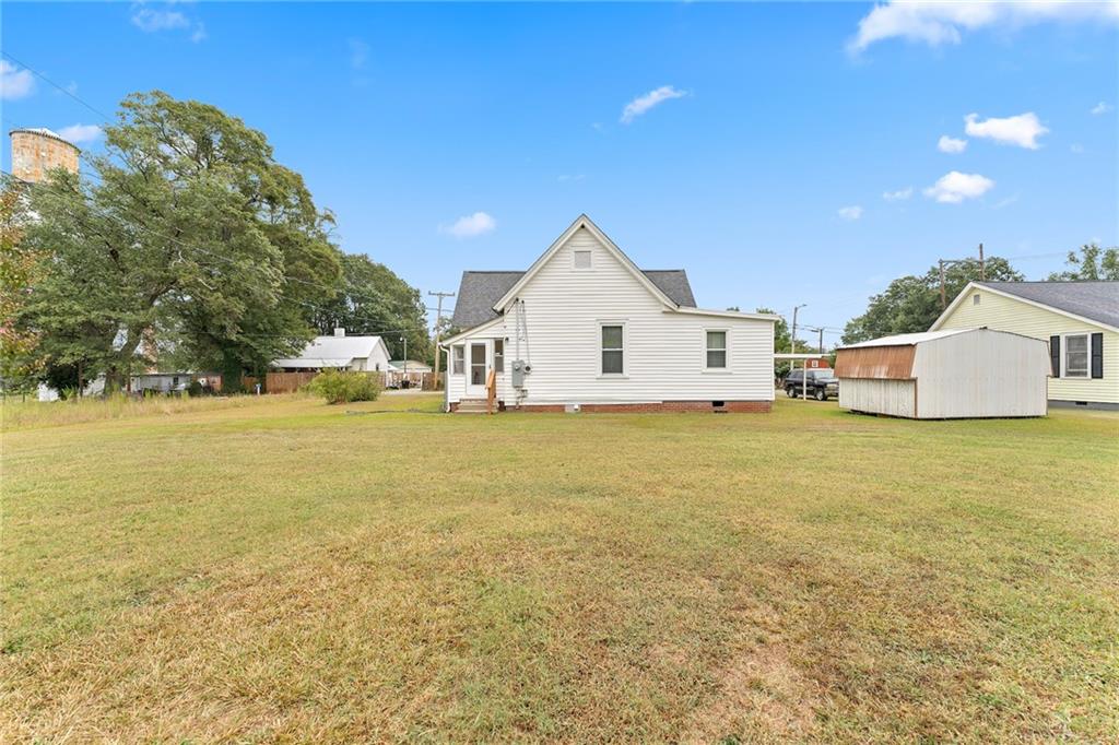 38 S Lyons St Property Photo 18
