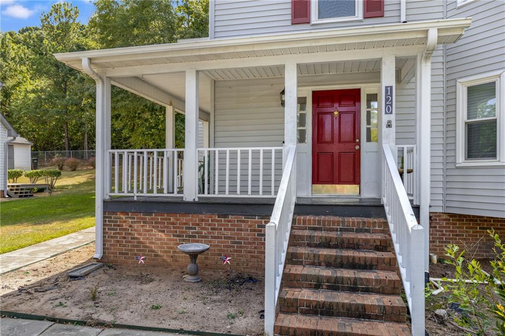 120 Court Dr Property Photo 6
