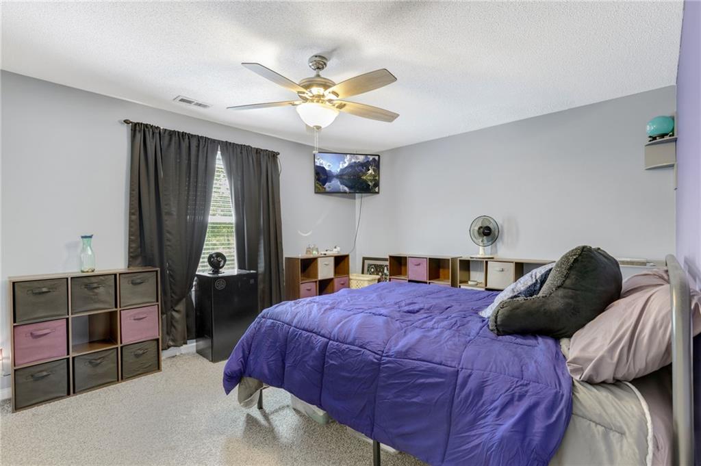 120 Court Dr Property Photo 19