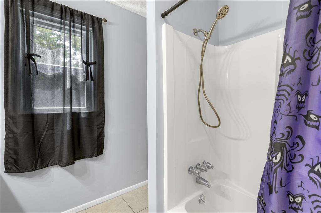 120 Court Dr Property Photo 23