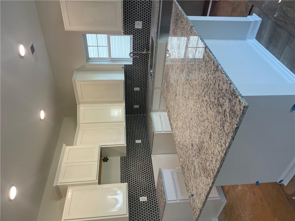 123 Brown Cir Property Photo 3