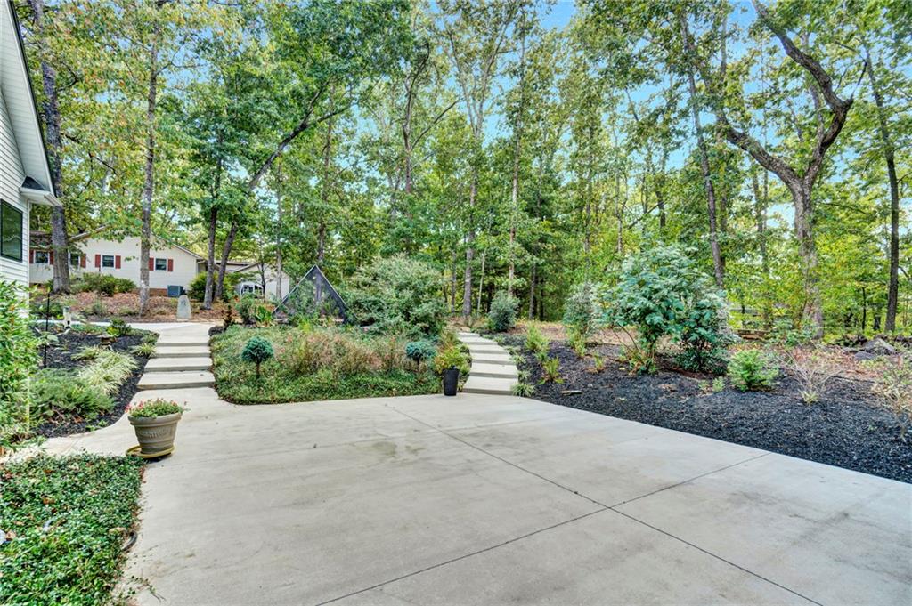 305 Oak Bend Mnr Property Photo 40