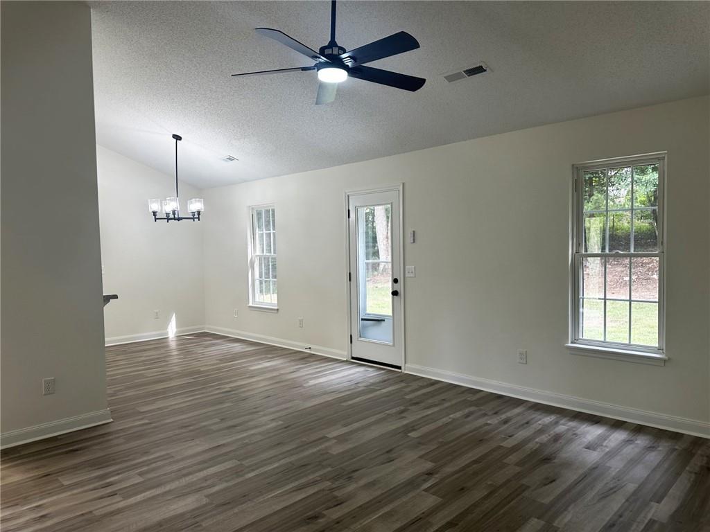214 Quintana Cir Property Photo 8