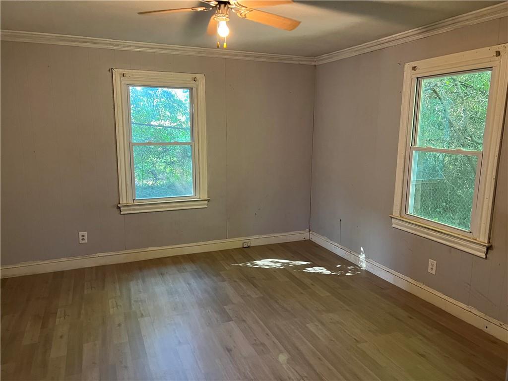 599 N Gossett St Property Photo 3