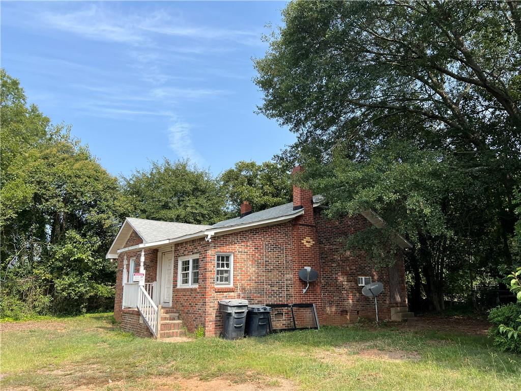 599 N Gossett St Property Photo 9