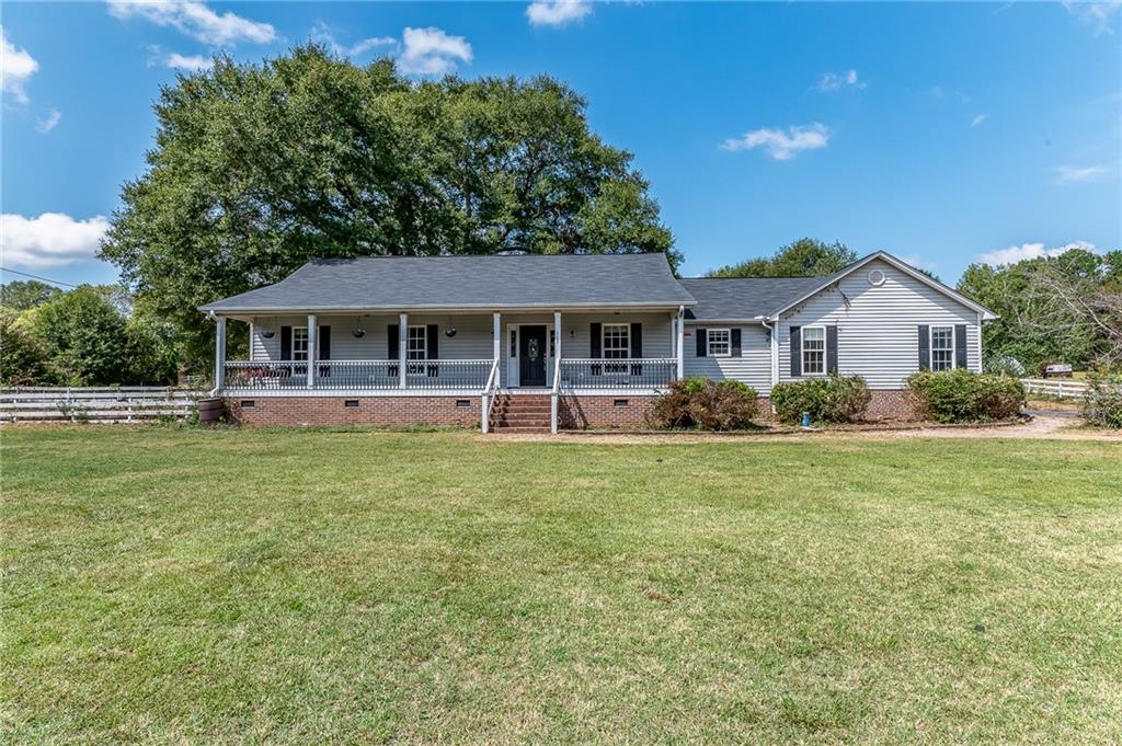 112 Kingswood Cir Property Photo 1