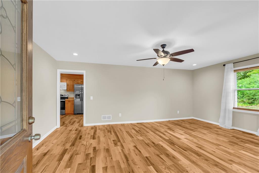 1009 Hillsborough Dr Property Photo 10