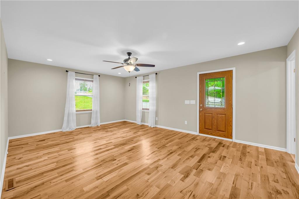 1009 Hillsborough Dr Property Photo 12