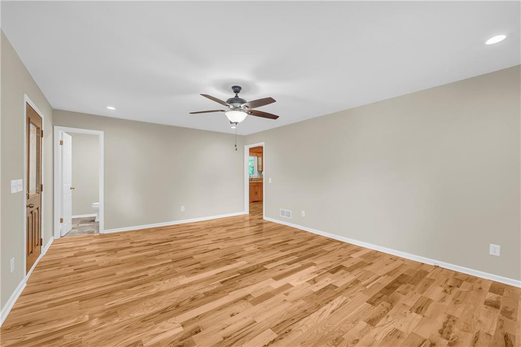 1009 Hillsborough Dr Property Photo 14