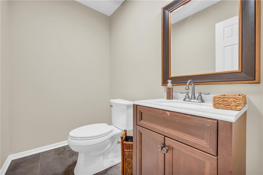 1009 Hillsborough Dr Property Photo 15