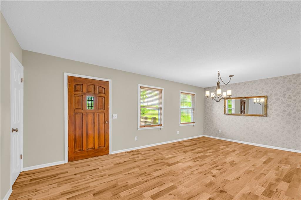 1009 Hillsborough Dr Property Photo 24