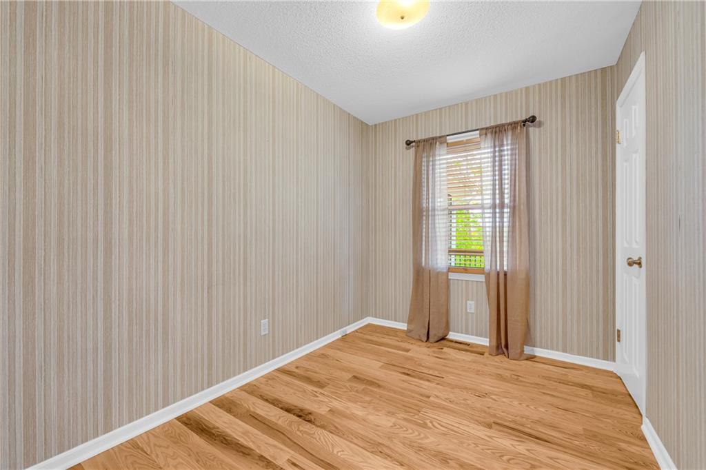 1009 Hillsborough Dr Property Photo 26