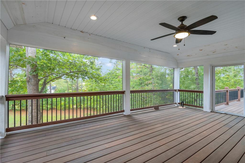 1009 Hillsborough Dr Property Photo 34