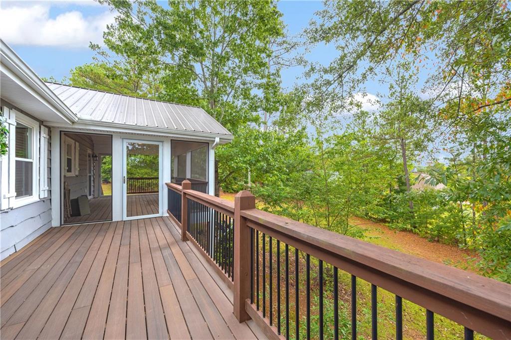 1009 Hillsborough Dr Property Photo 38