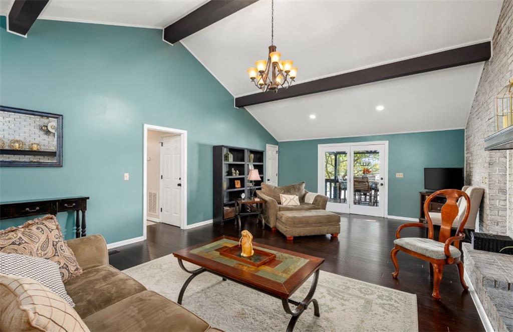 11041 Lake Ridge Ln Property Photo 9