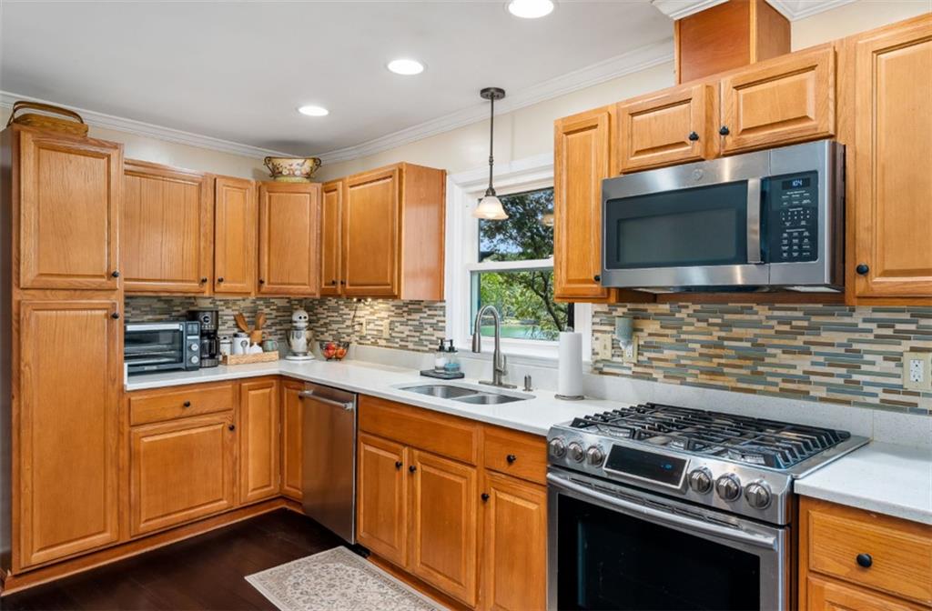 11041 Lake Ridge Ln Property Photo 13