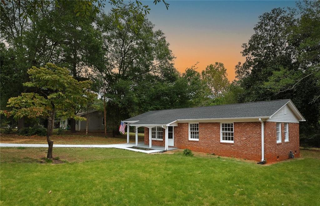 221 Sanders Rd Property Photo 3