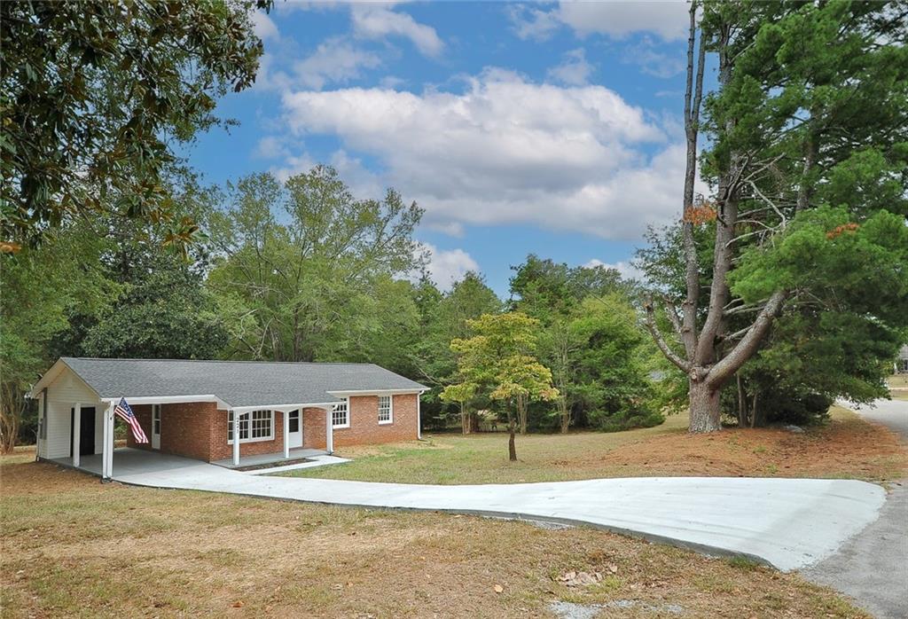 221 Sanders Rd Property Photo 5