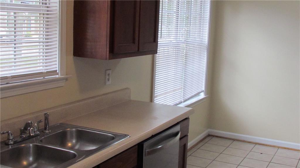 106 Corning St Property Photo 3
