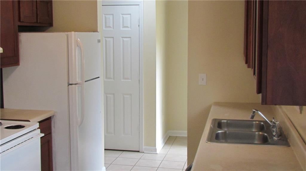 106 Corning St Property Photo 4
