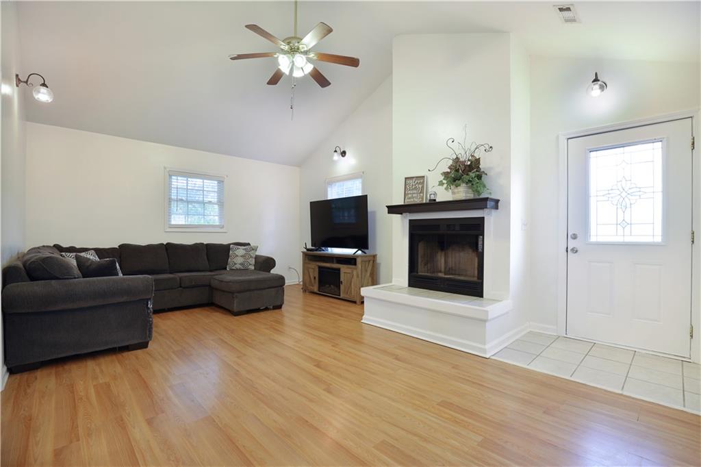 6 Clemson St Property Photo 8