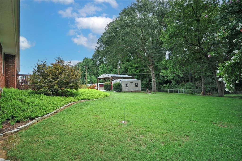 109 Towhee Trl Property Photo 32