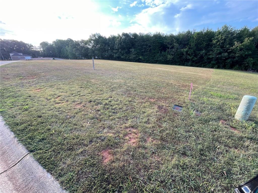 105 Topsail Dr Property Photo 2