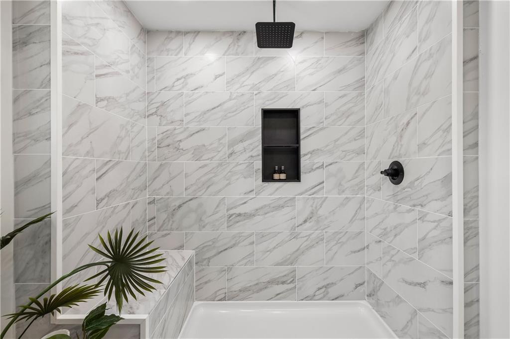 208 Williamsburg Way Property Photo 29