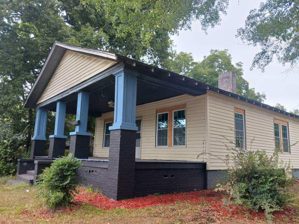 300 Ferry St Property Photo 3
