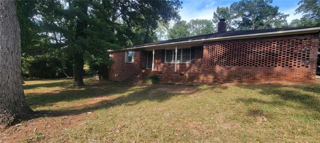 201 Clarke Stream Dr Property Photo 3