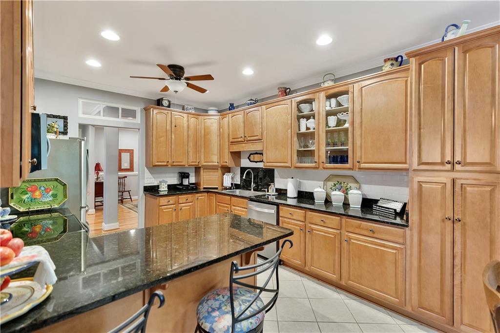 210 Green Chase W Property Photo 8
