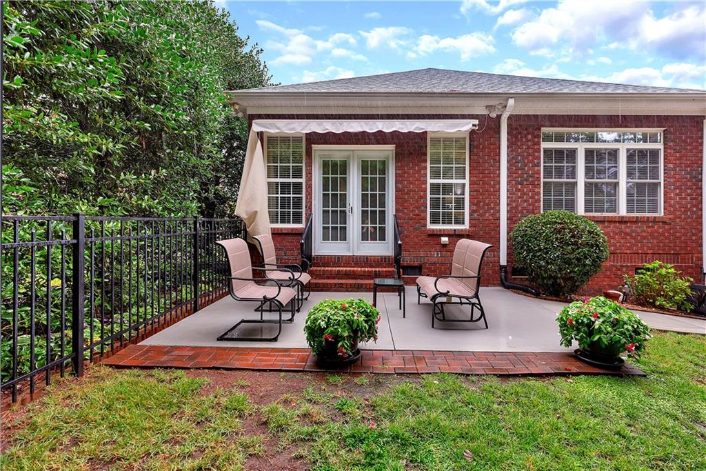 210 Green Chase W Property Photo 24