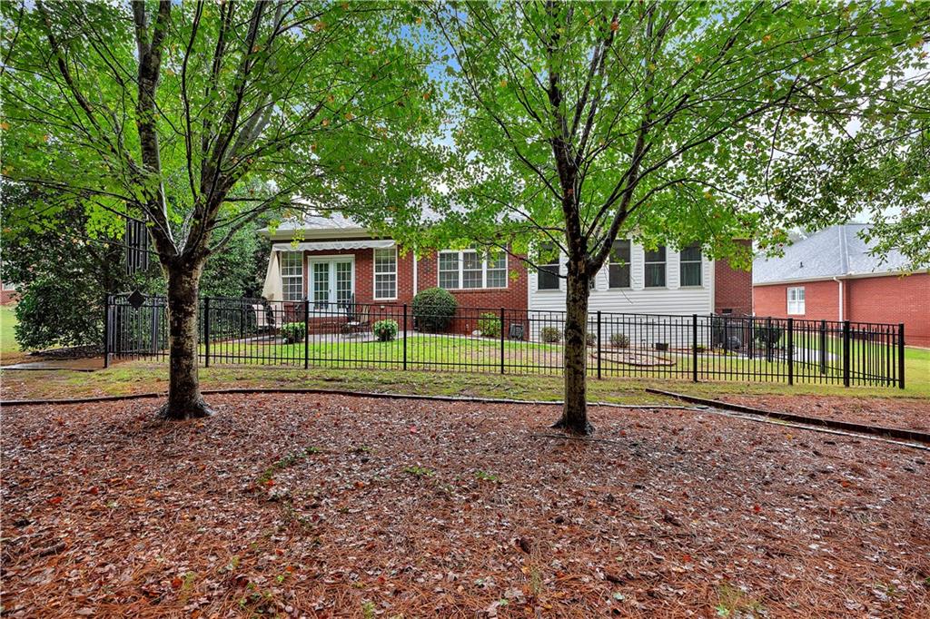 210 Green Chase W Property Photo 25