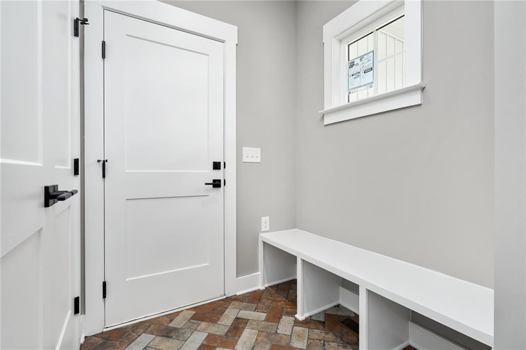 109 Canvas Back Ct Property Photo 8