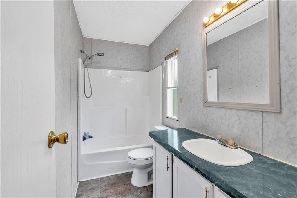 355 Honeysuckle Rd Property Photo 21
