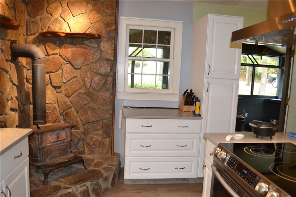 602 Lands End Rd Property Photo 6