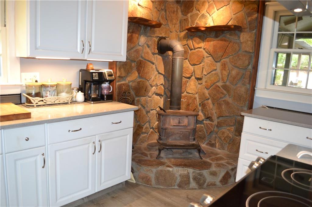 602 Lands End Rd Property Photo 7