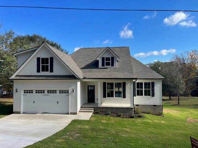 304 Saluda Dr Property Photo 1