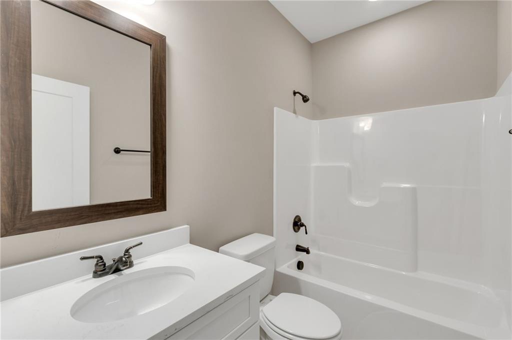304 Saluda Dr Property Photo 24