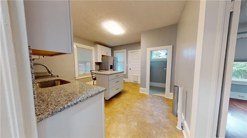 12 Iselin St Property Photo 8
