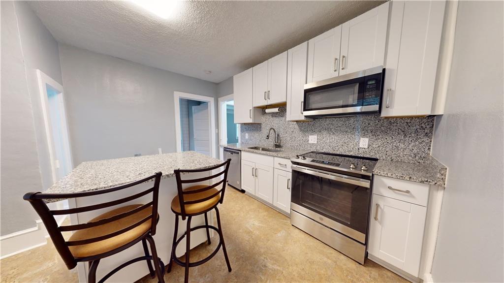 12 Iselin St Property Photo 11