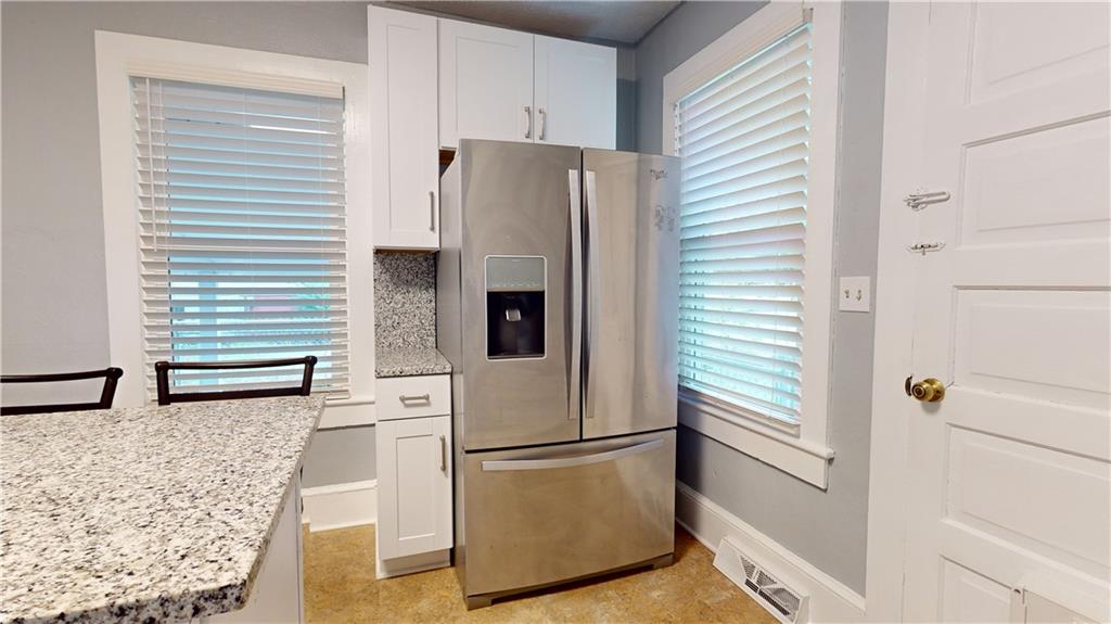 12 Iselin St Property Photo 12